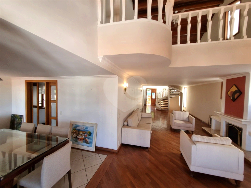 VENDA - Casa Alto Padrão em Condomínio JD França | 470m² | 4 Dormitórios |  Piscina 