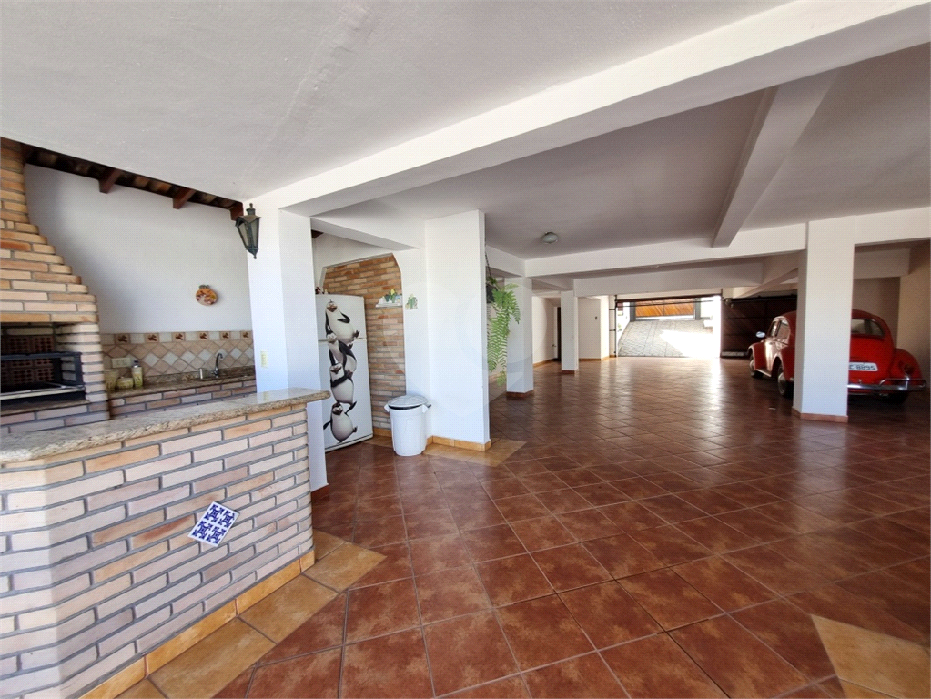 VENDA - Casa Alto Padrão em Condomínio JD França | 470m² | 4 Dormitórios |  Piscina 
