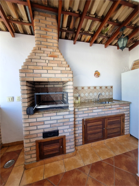 VENDA - Casa Alto Padrão em Condomínio JD França | 470m² | 4 Dormitórios |  Piscina 