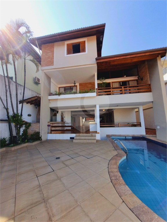 VENDA - Casa Alto Padrão em Condomínio JD França | 470m² | 4 Dormitórios |  Piscina 