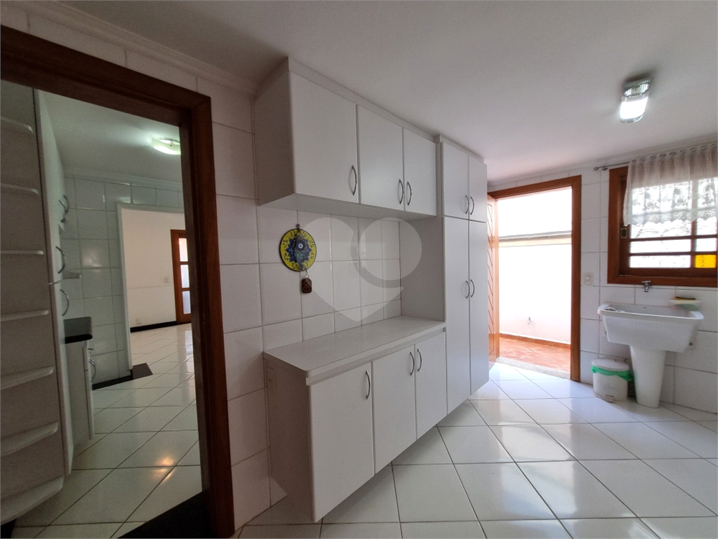 VENDA - Casa Alto Padrão em Condomínio JD França | 470m² | 4 Dormitórios |  Piscina 