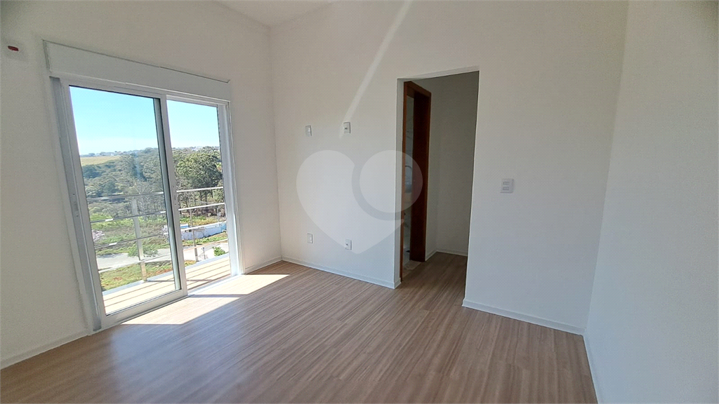 Linda casa a venda com 3 dormitórios na cidade de Bragança Paulista -SP