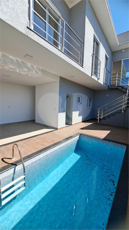 Linda casa a venda com 3 dormitórios na cidade de Bragança Paulista -SP