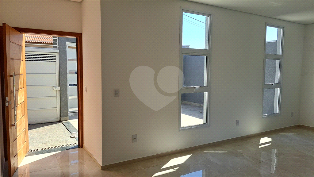 Linda casa a venda com 3 dormitórios na cidade de Bragança Paulista -SP