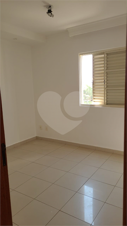 Apartamento à venda com 3 quartos, 65m² - Foto 3