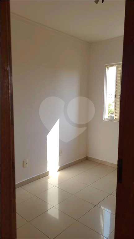 Apartamento à venda com 3 quartos, 65m² - Foto 2