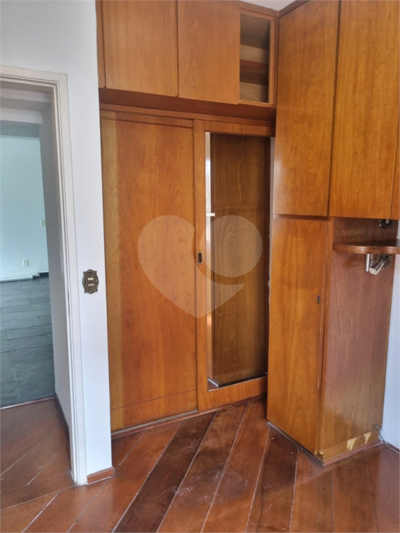 apartamento 94m2, 3 dormitórios, sendo 1 suíte, living 2 ambientes, 1 vaga livre, no Paraiso.