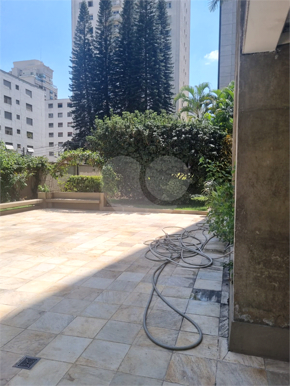 apartamento 94m2, 3 dormitórios, sendo 1 suíte, living 2 ambientes, 1 vaga livre, no Paraiso.