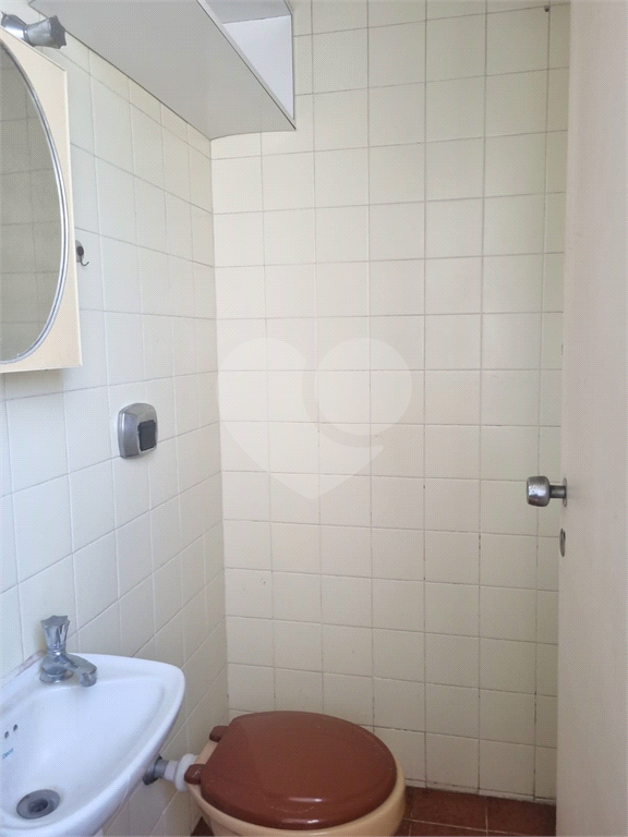 apartamento 94m2, 3 dormitórios, sendo 1 suíte, living 2 ambientes, 1 vaga livre, no Paraiso.