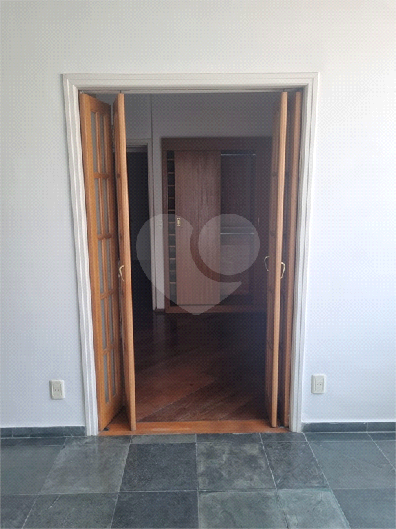 apartamento 94m2, 3 dormitórios, sendo 1 suíte, living 2 ambientes, 1 vaga livre, no Paraiso.