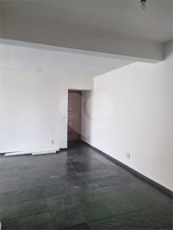 apartamento 94m2, 3 dormitórios, sendo 1 suíte, living 2 ambientes, 1 vaga livre, no Paraiso.
