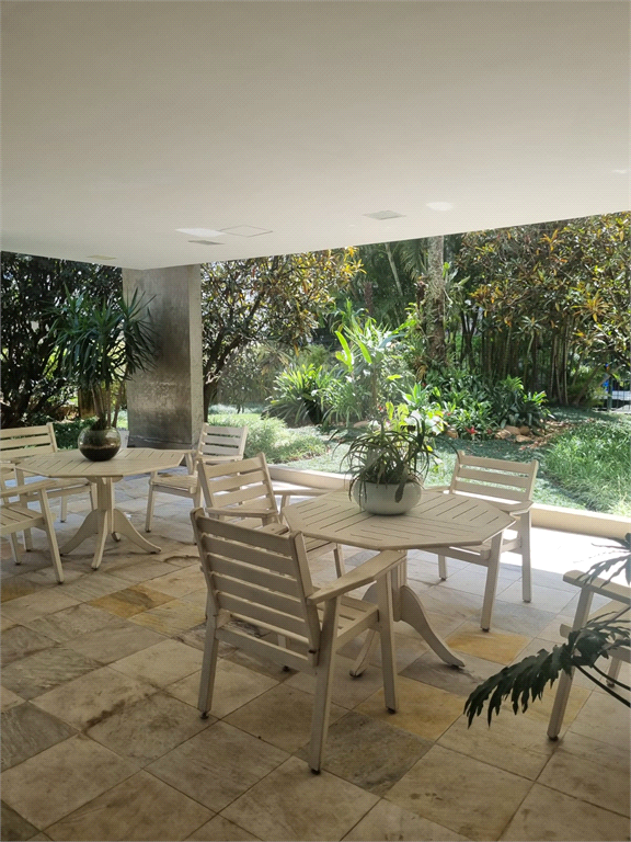 apartamento 94m2, 3 dormitórios, sendo 1 suíte, living 2 ambientes, 1 vaga livre, no Paraiso.