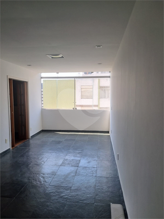 apartamento 94m2, 3 dormitórios, sendo 1 suíte, living 2 ambientes, 1 vaga livre, no Paraiso.