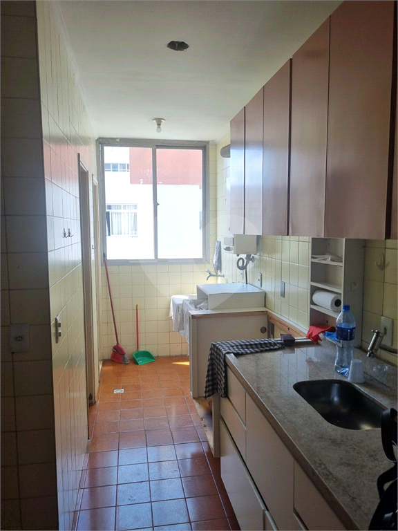apartamento 94m2, 3 dormitórios, sendo 1 suíte, living 2 ambientes, 1 vaga livre, no Paraiso.