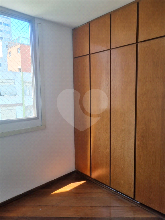 apartamento 94m2, 3 dormitórios, sendo 1 suíte, living 2 ambientes, 1 vaga livre, no Paraiso.