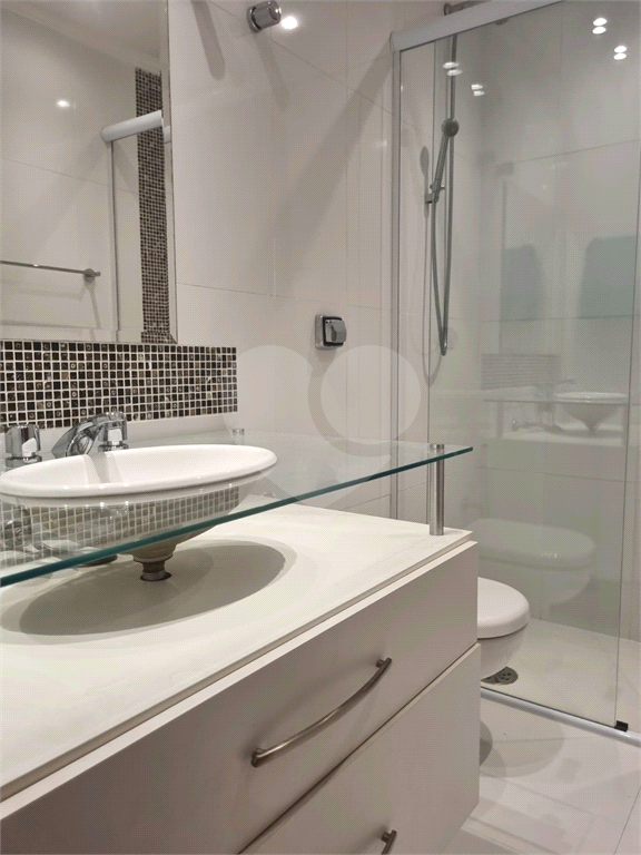 apartamento 94m2, 3 dormitórios, sendo 1 suíte, living 2 ambientes, 1 vaga livre, no Paraiso.