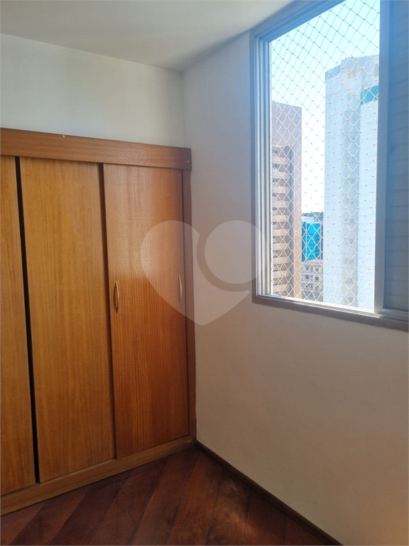 apartamento 94m2, 3 dormitórios, sendo 1 suíte, living 2 ambientes, 1 vaga livre, no Paraiso.