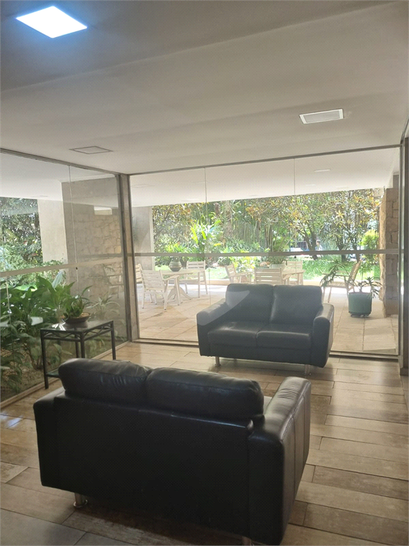 apartamento 94m2, 3 dormitórios, sendo 1 suíte, living 2 ambientes, 1 vaga livre, no Paraiso.