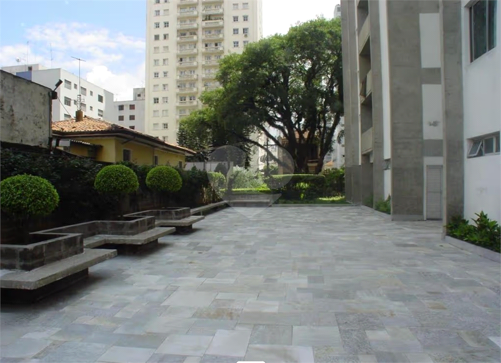 apartamento 94m2, 3 dormitórios, sendo 1 suíte, living 2 ambientes, 1 vaga livre, no Paraiso.