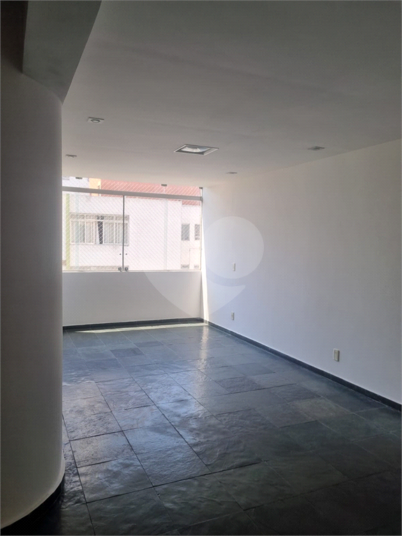 apartamento 94m2, 3 dormitórios, sendo 1 suíte, living 2 ambientes, 1 vaga livre, no Paraiso.