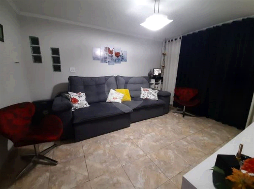 SOBRADO em JARAGUÁ