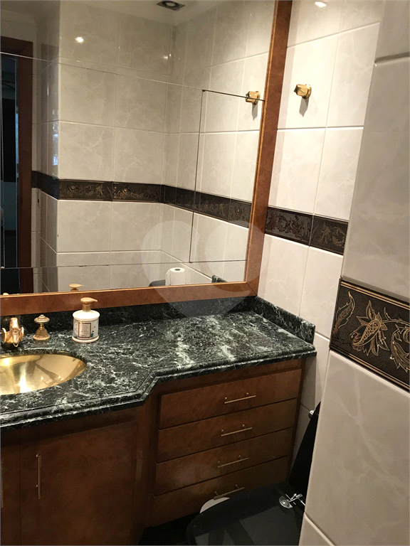 APARTAMENTO em MOEMA