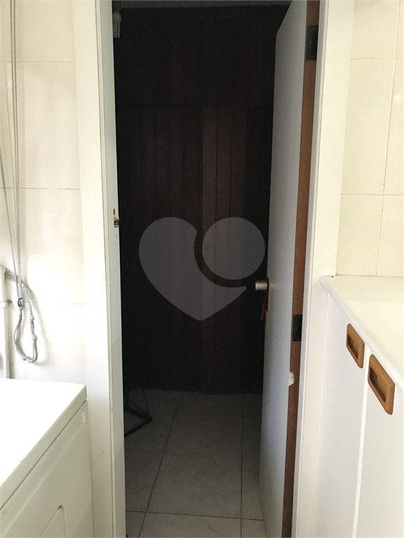 APARTAMENTO em MOEMA