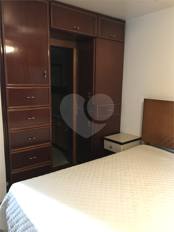 APARTAMENTO em MOEMA