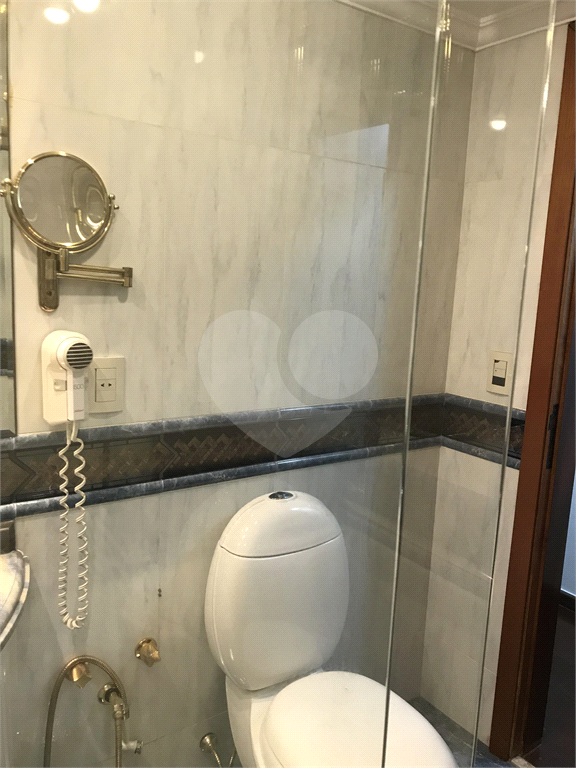 APARTAMENTO em MOEMA