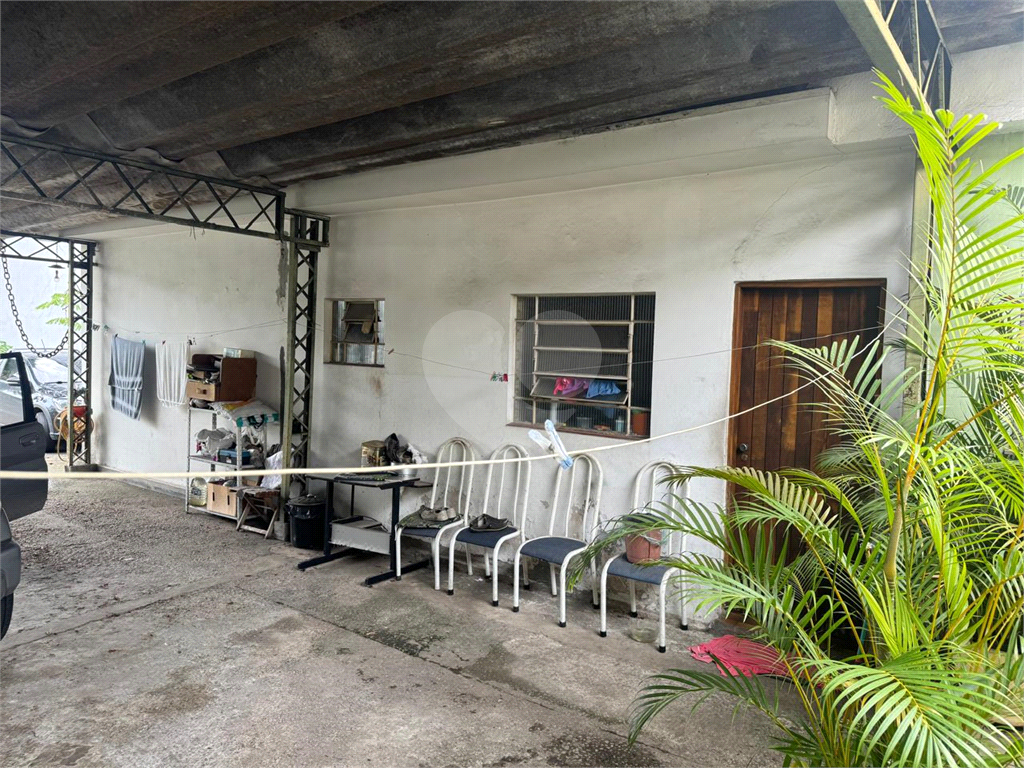 Casa à venda com 2 quartos, 230m² - Foto 3
