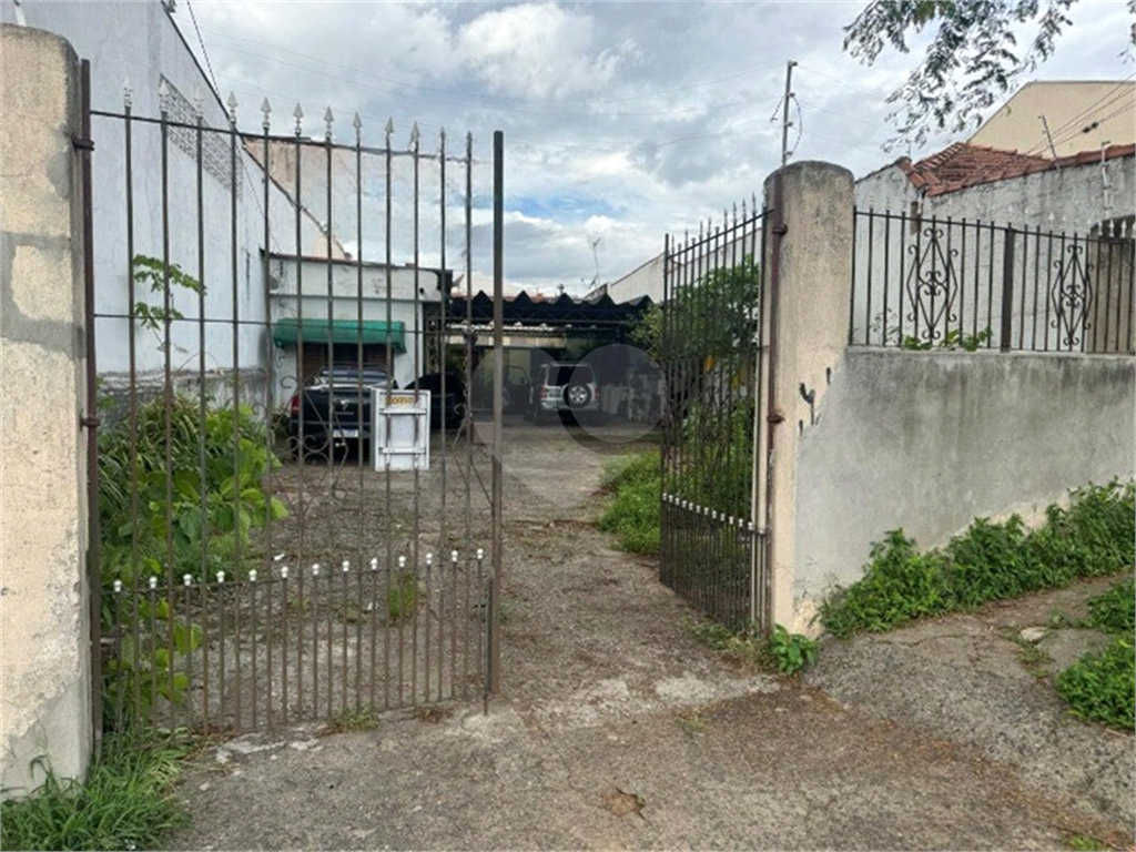 Casa à venda com 2 quartos, 230m² - Foto 1