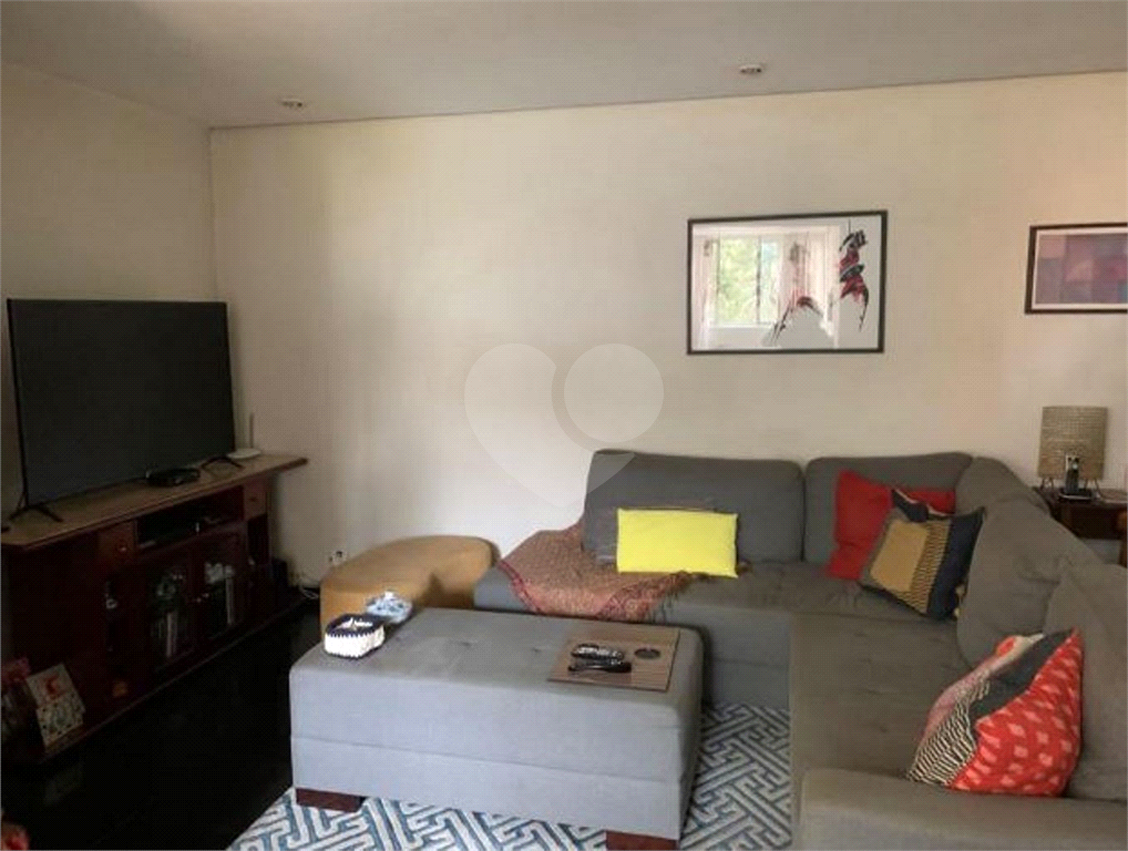 APARTAMENTO em TATUAPÉ