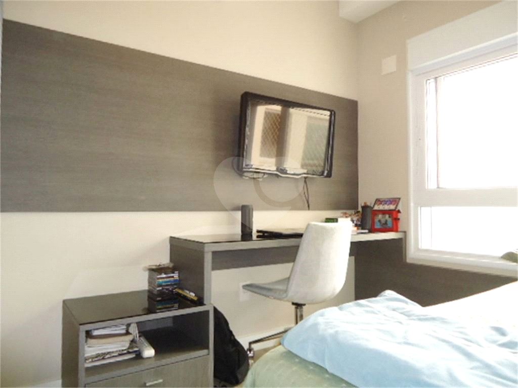 Lindo Apartamento em Condomínio de Alto Padrão à Venda no bairro Santa Teresinha, (PORTEIRA FECHADA)