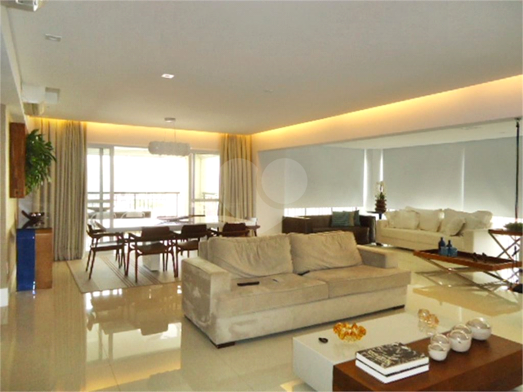 Apartamento de Alto Padrão à Venda no bairro Santa Teresinha, com 264 m² 4 suítes 5 vagas  (PORTEIRA FECHADA)!