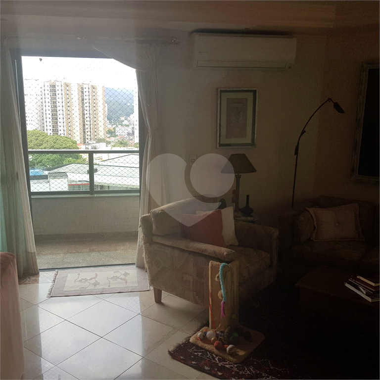 Apartamento maravilhoso com 168 M2 com 03 dormitórios