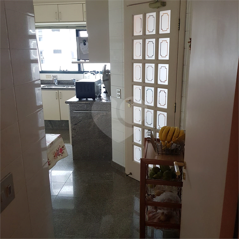 Apartamento maravilhoso com 168 M2 com 03 dormitórios