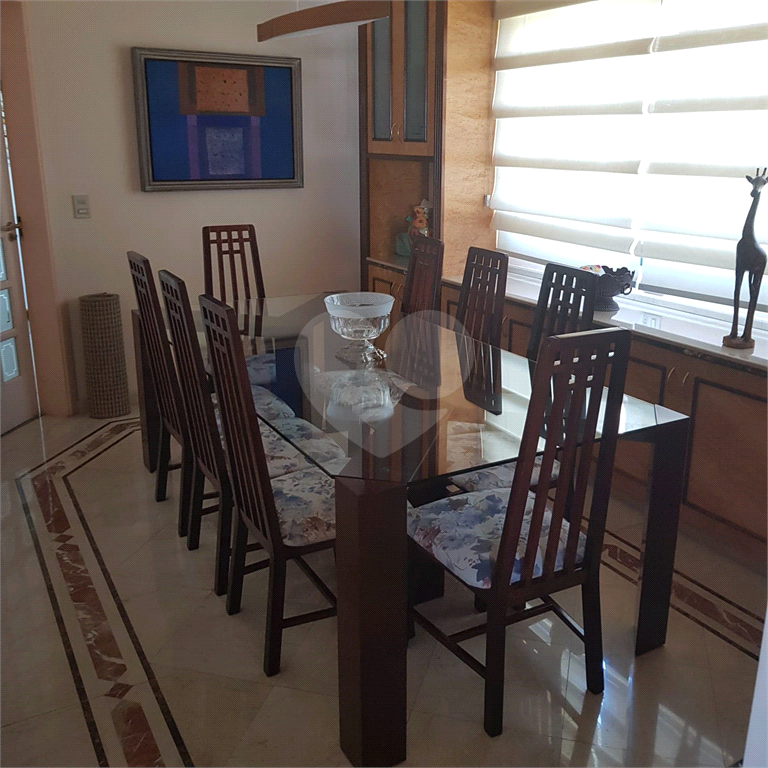 Apartamento maravilhoso com 168 M2 com 03 dormitórios