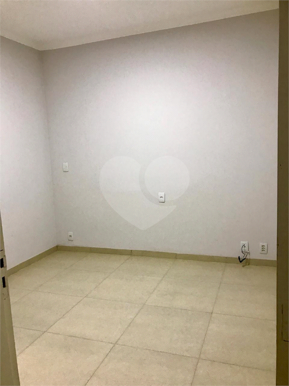 Casa à venda e aluguel com 4 quartos, 180m² - Foto 11