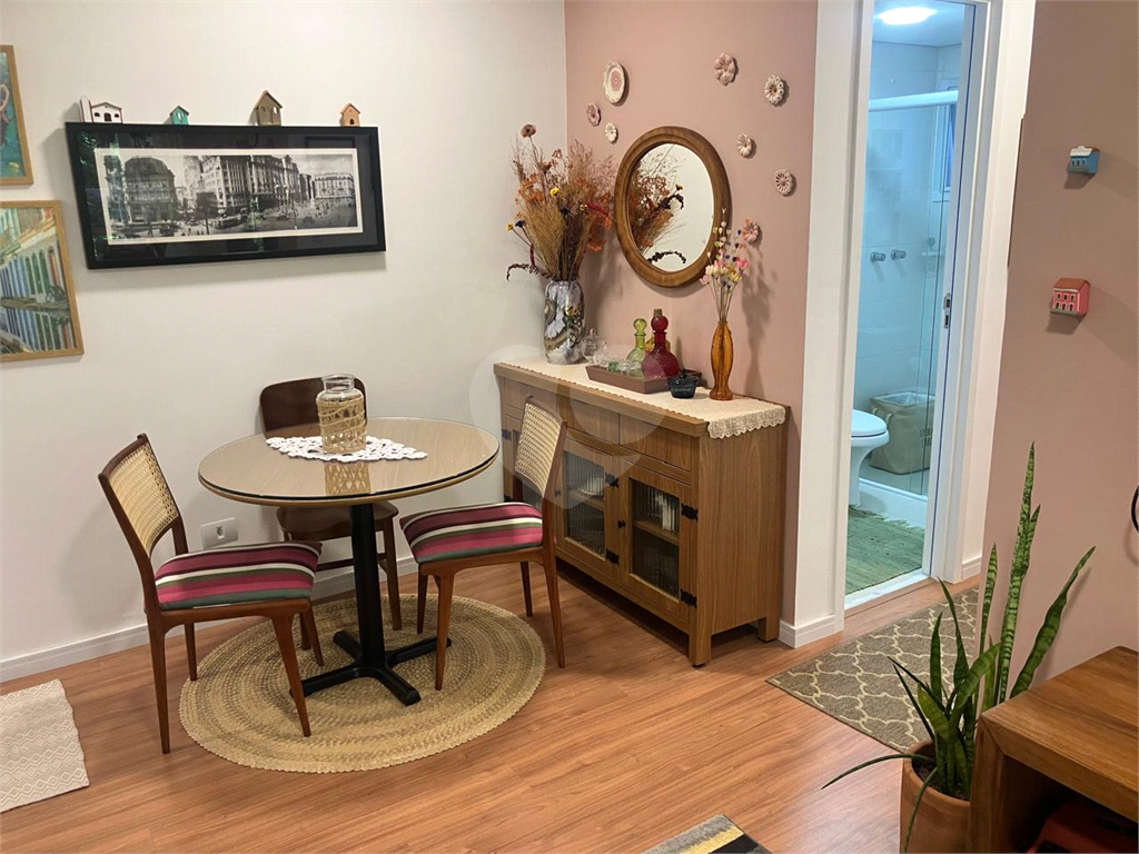 "Apartamento 2 Dorms | 1 Vaga a 250 metros do Metrô Jardim São Paulo.
