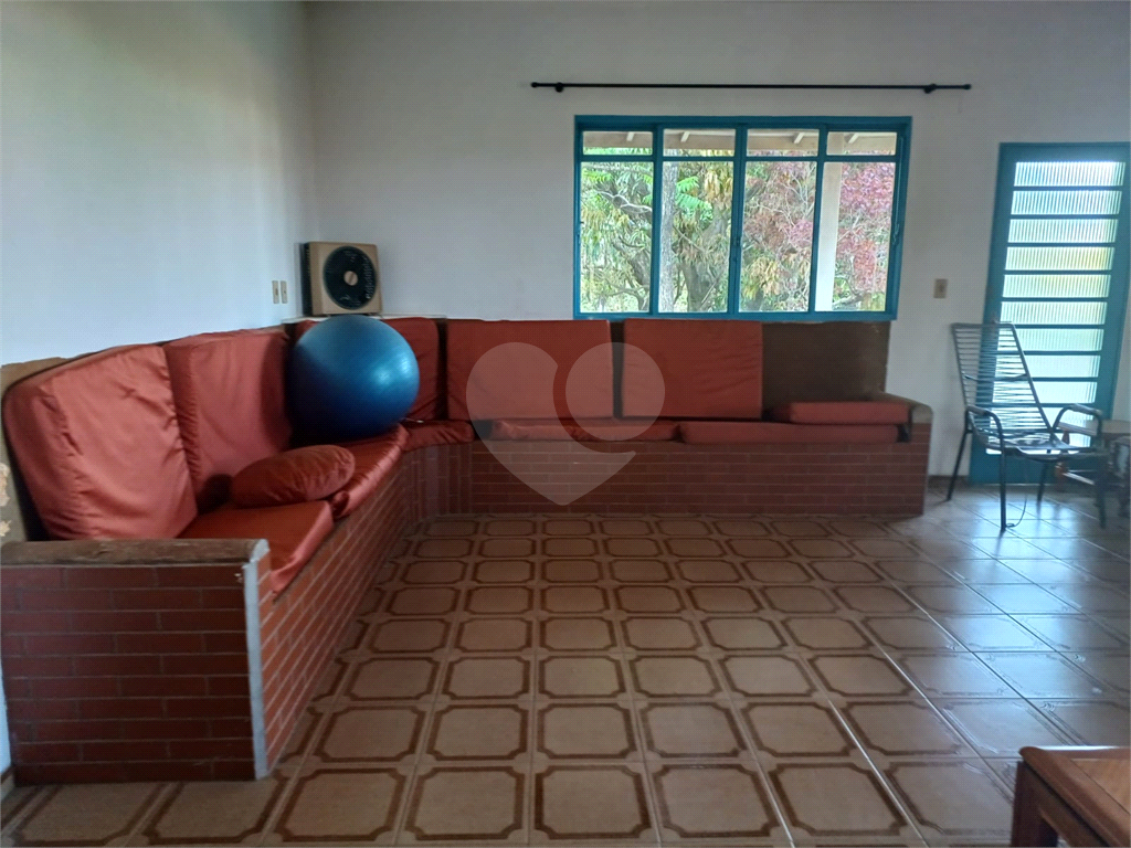 Chácara à venda com 2 quartos, 623m² - Foto 1