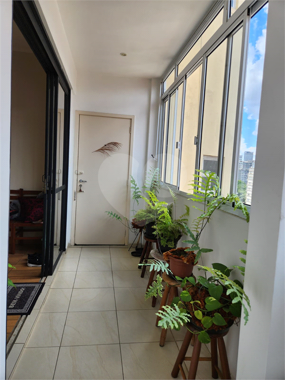 Apartamento à venda com 2 quartos, 127m² - Foto 3