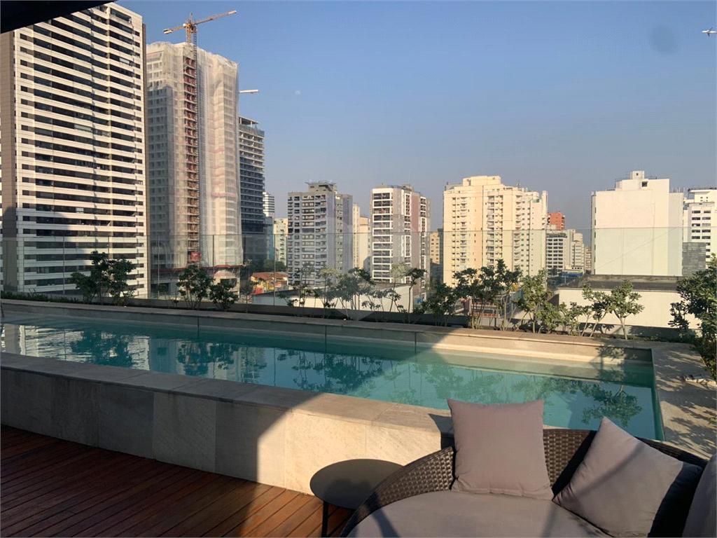 APARTAMENTO em PINHEIROS