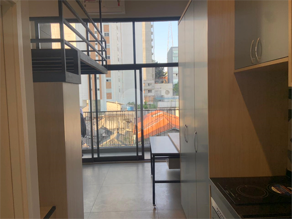 APARTAMENTO em PINHEIROS