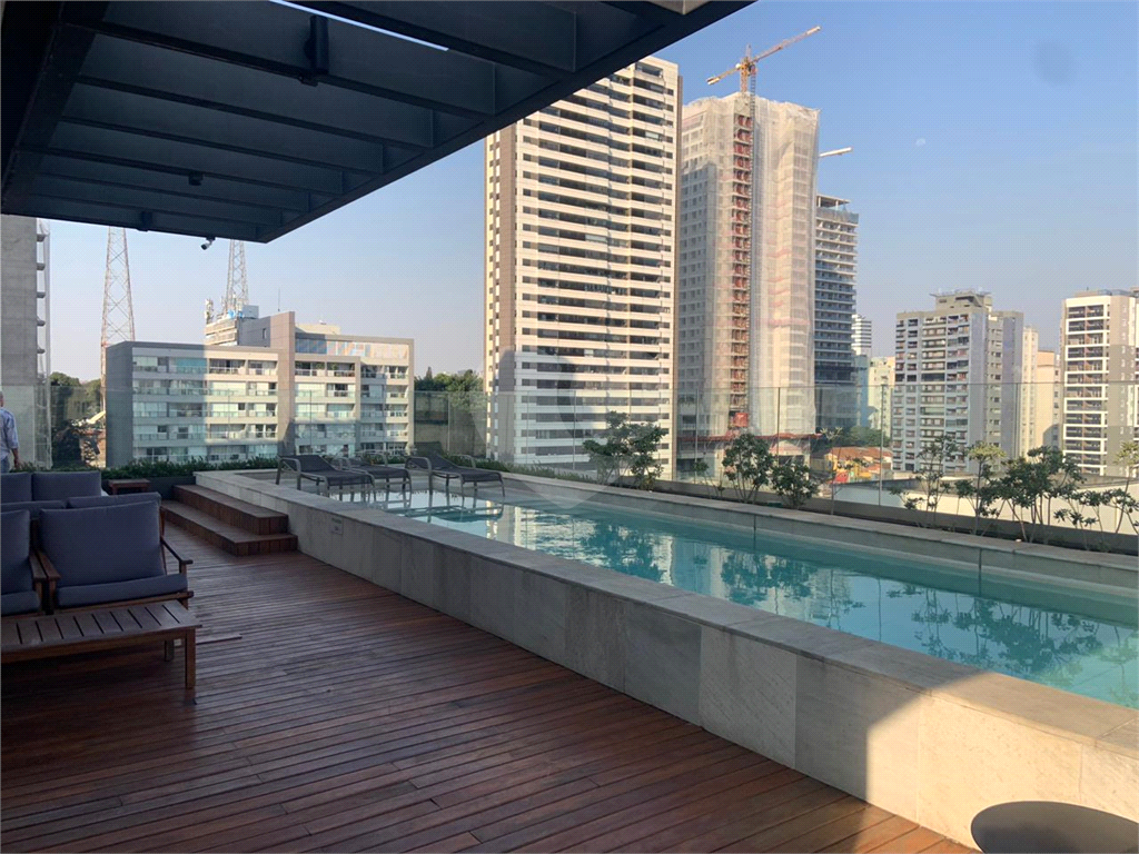 APARTAMENTO em PINHEIROS