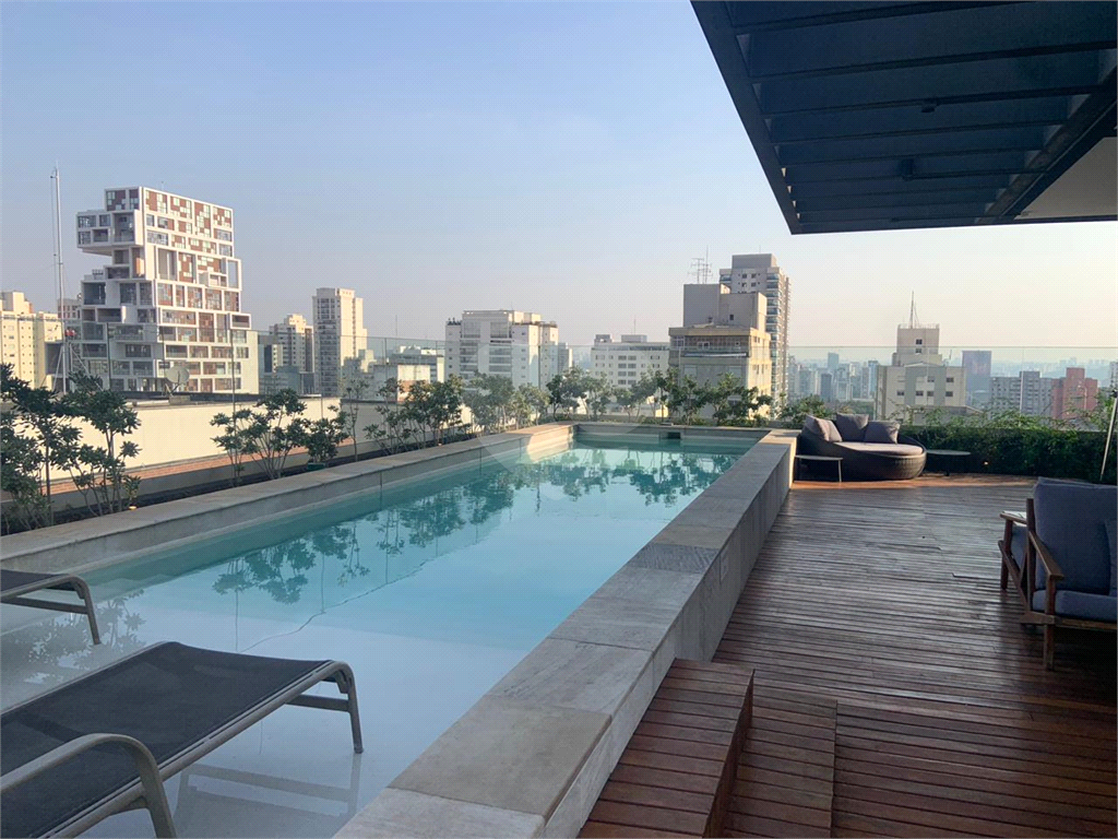 APARTAMENTO em PINHEIROS