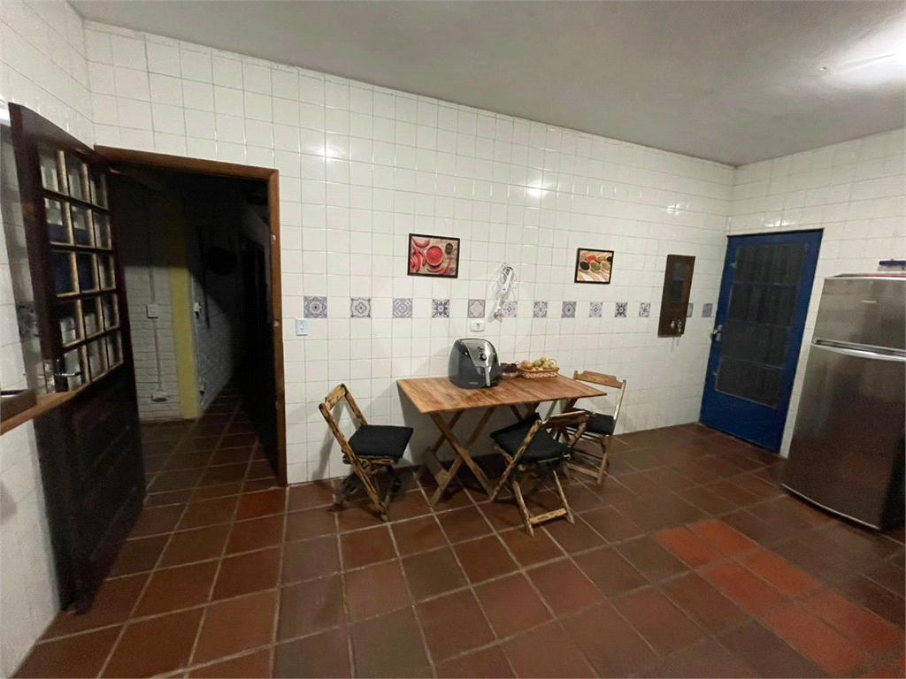 Fazenda - São Lourenço - 6 dormitórios - 1 suíte - 3 banheiros - 10 vagas - 2 salas 