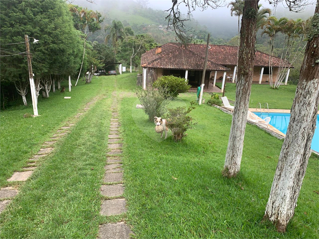 Fazenda - São Lourenço - 6 dormitórios - 1 suíte - 3 banheiros - 10 vagas - 2 salas 