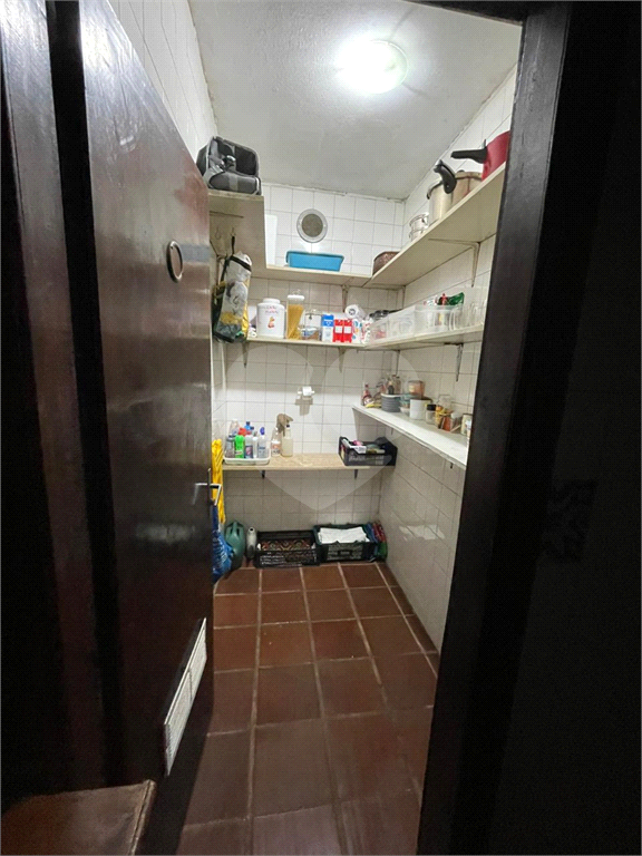 Fazenda - São Lourenço - 6 dormitórios - 1 suíte - 3 banheiros - 10 vagas - 2 salas 