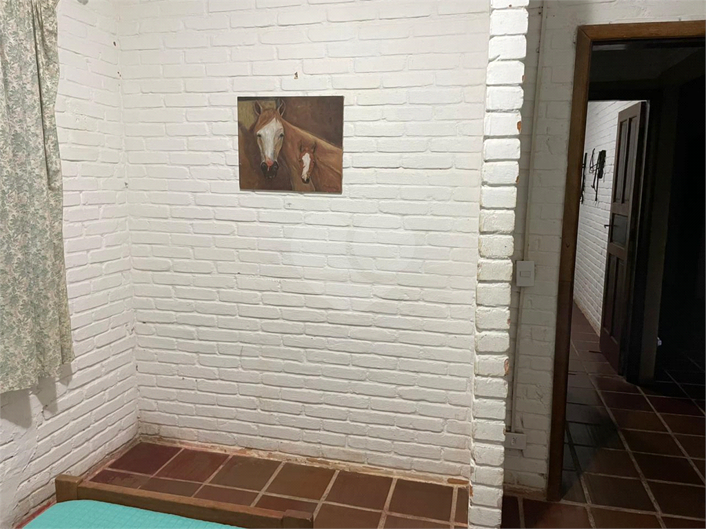 Fazenda - São Lourenço - 6 dormitórios - 1 suíte - 3 banheiros - 10 vagas - 2 salas 