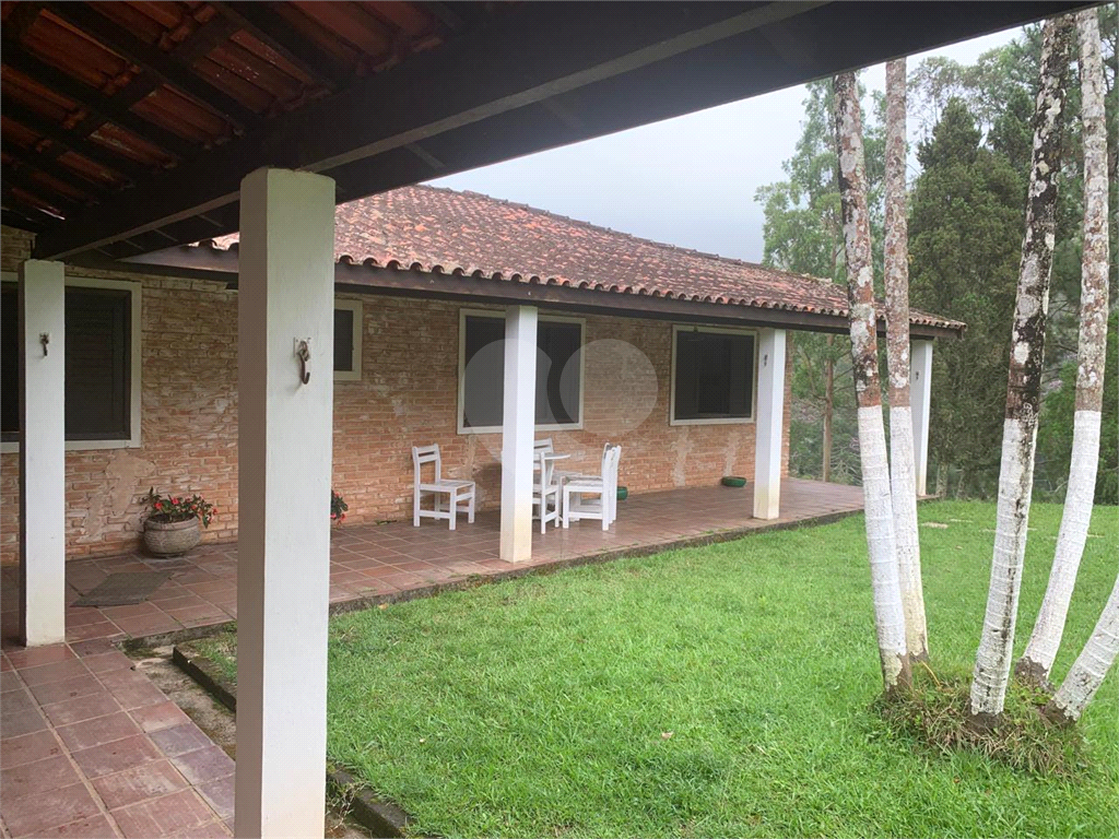 Fazenda - São Lourenço - 6 dormitórios - 1 suíte - 3 banheiros - 10 vagas - 2 salas 